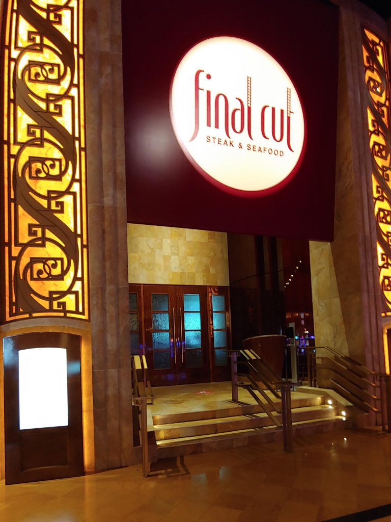 Hollywood Columbus • OH • Table Games • Slots • Live Poker